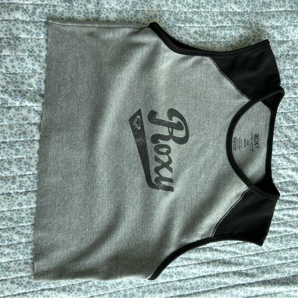 Roxy Heather Gray and Black Tee